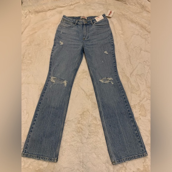New with tags women’s size 8x32 Wrangler Light Blue bold bootcut Jeans - Picture 6 of 7